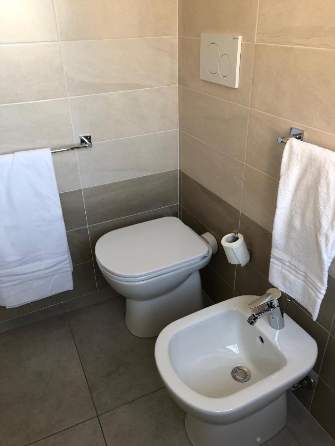 La Casa Della Ada Hotel Castelnuovo del Garda Bagian luar foto