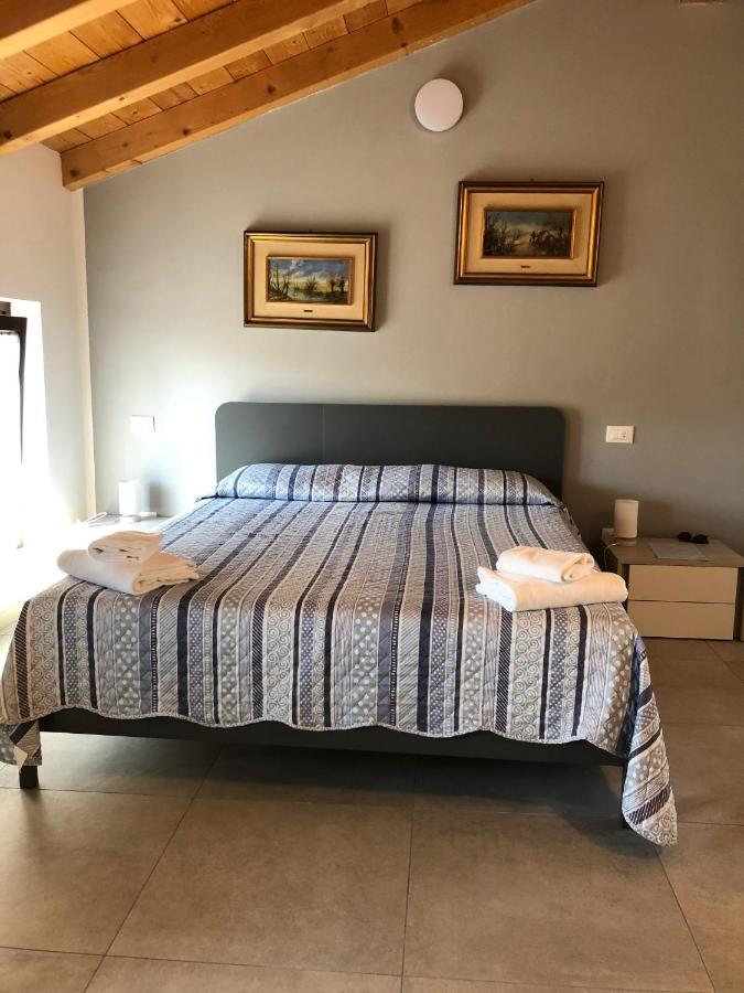 La Casa Della Ada Hotel Castelnuovo del Garda Bagian luar foto