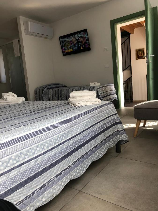 La Casa Della Ada Hotel Castelnuovo del Garda Bagian luar foto
