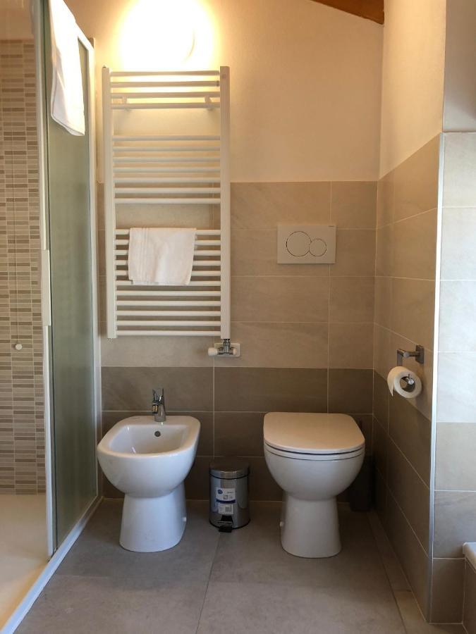 La Casa Della Ada Hotel Castelnuovo del Garda Bagian luar foto