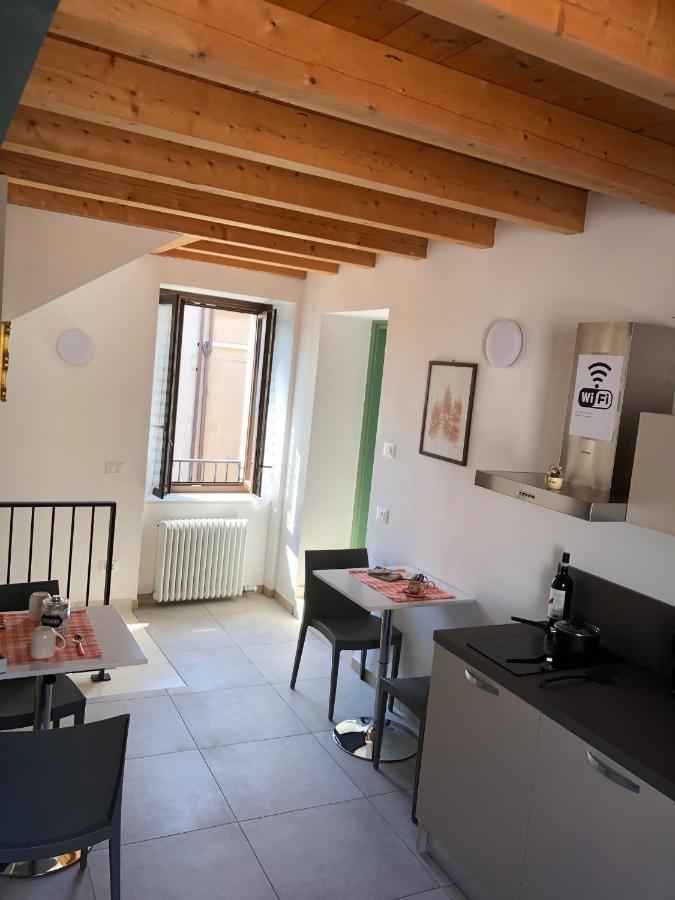 La Casa Della Ada Hotel Castelnuovo del Garda Bagian luar foto