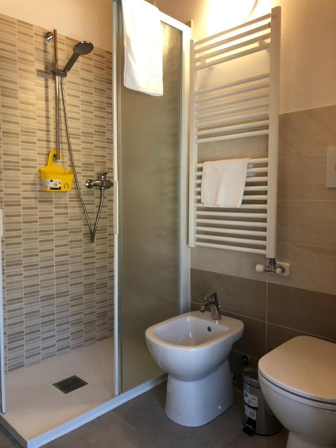 La Casa Della Ada Hotel Castelnuovo del Garda Bagian luar foto